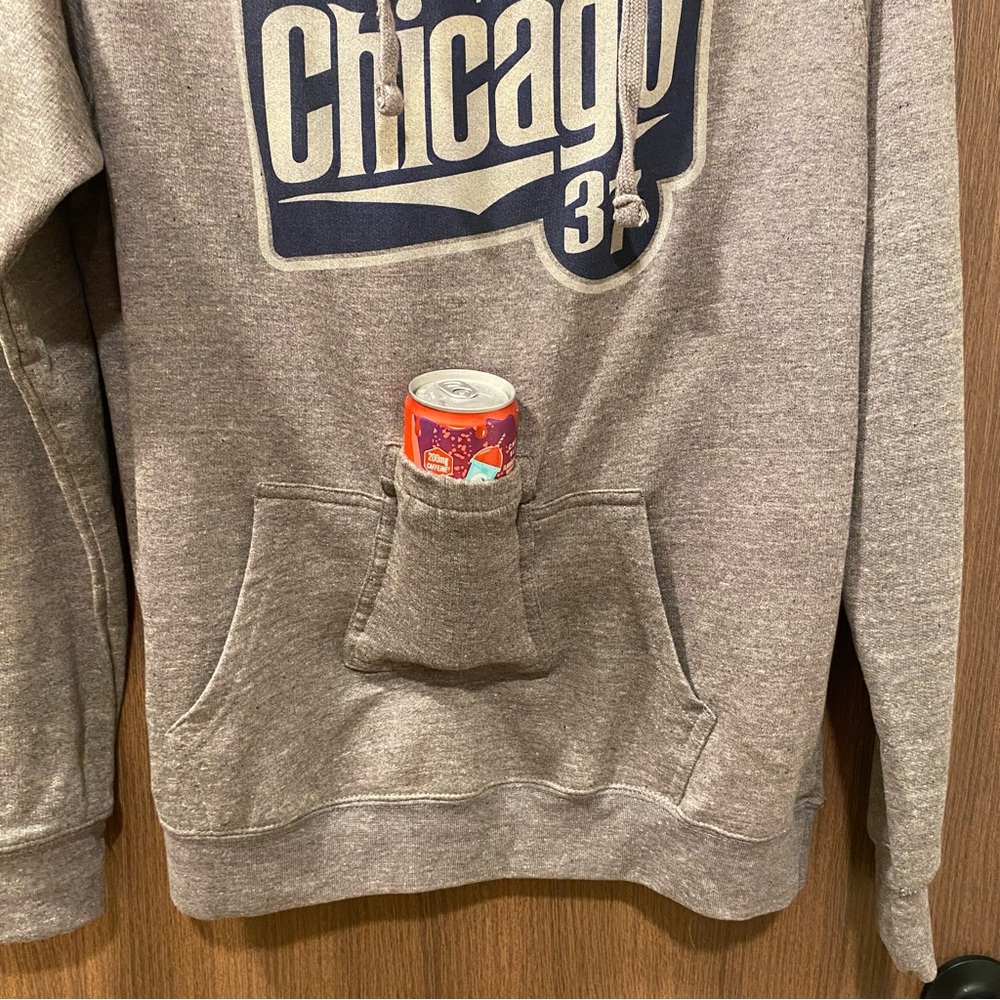 BREW CITY Chicago Hoodie Size Medium Beer Pocket Bottle Opener Casual Game‎ Day - Picture 7 of 14